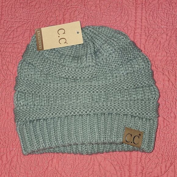 C.C. Knit Gray Beanie Toboggan Hat New - Picture 1 of 4